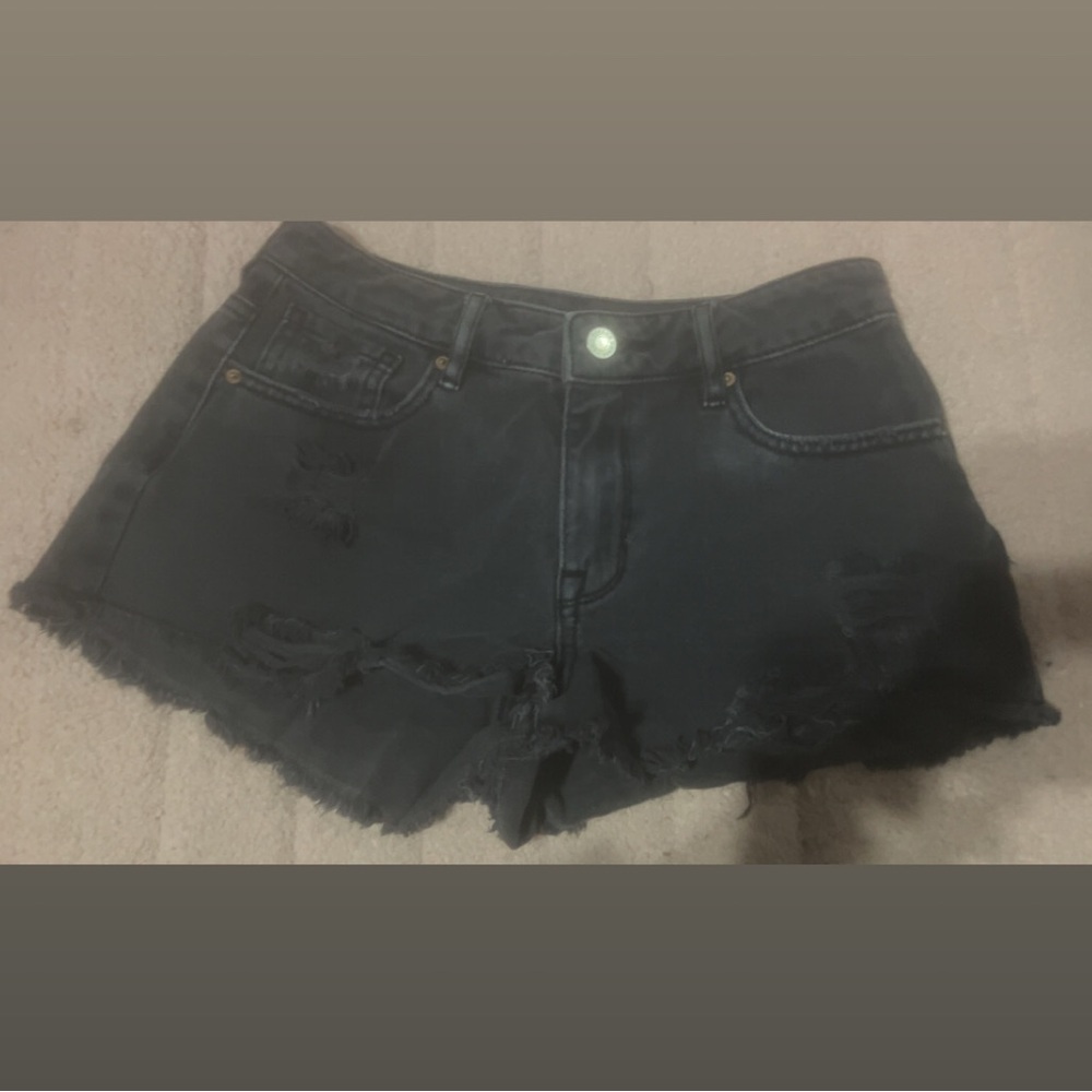 PacSun grey short shorts
 size 24 
Says High rise but id say mid-rise